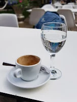 Cappuccino Und Wasser